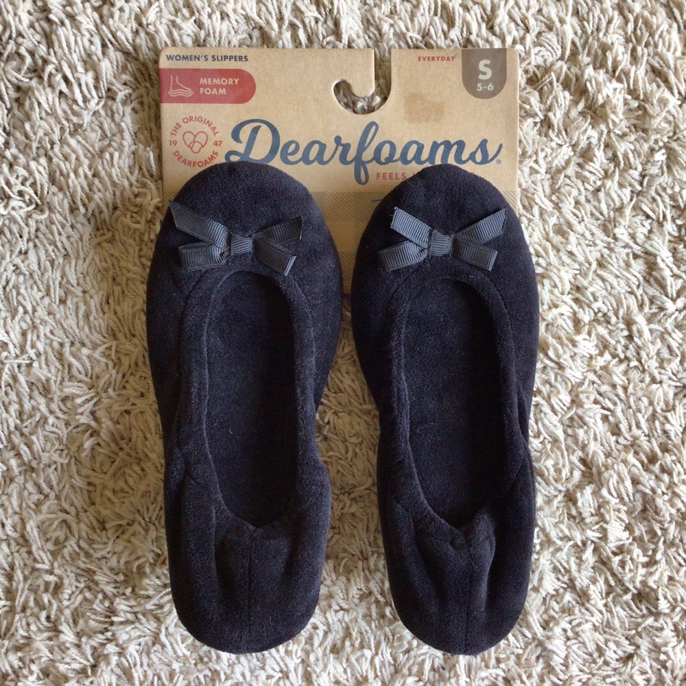 Women’s Slippers Size Small (5-6)